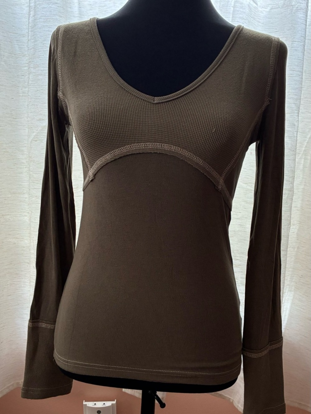 POL Women's Long-Sleeve V-Neck Thermal Top - Brown - VGUC - SMALL